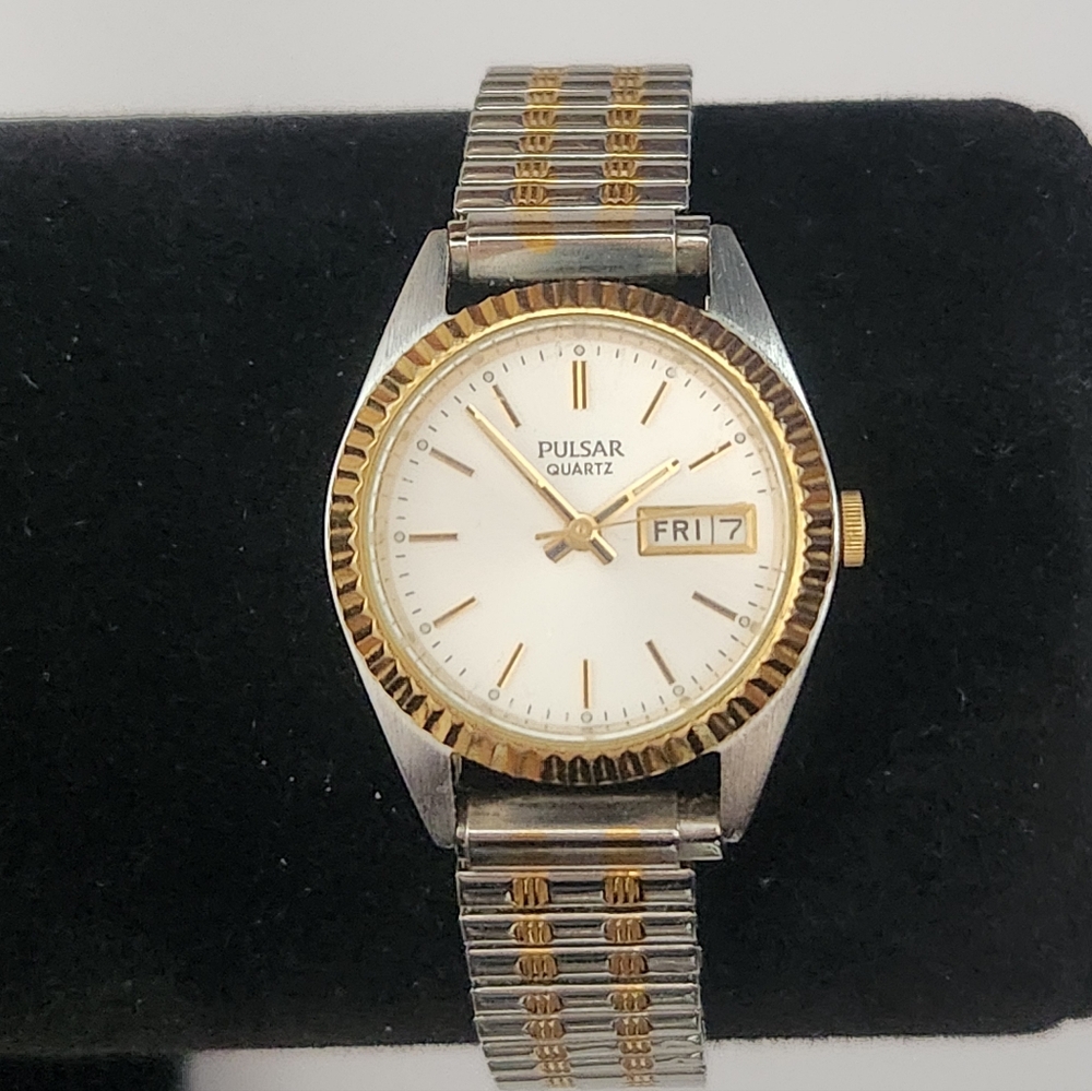 Vintage Pulsar Quartz Two-Tone Watch with Day and Date Display